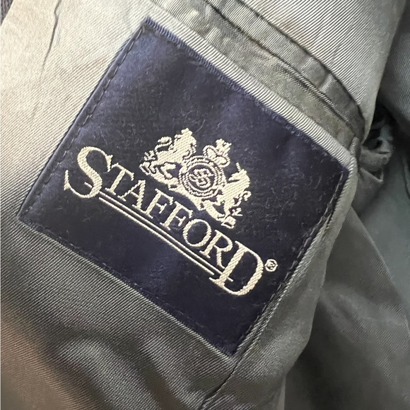 Stanfford Blazer with gold buttons size 43L - Picture 6 of 9